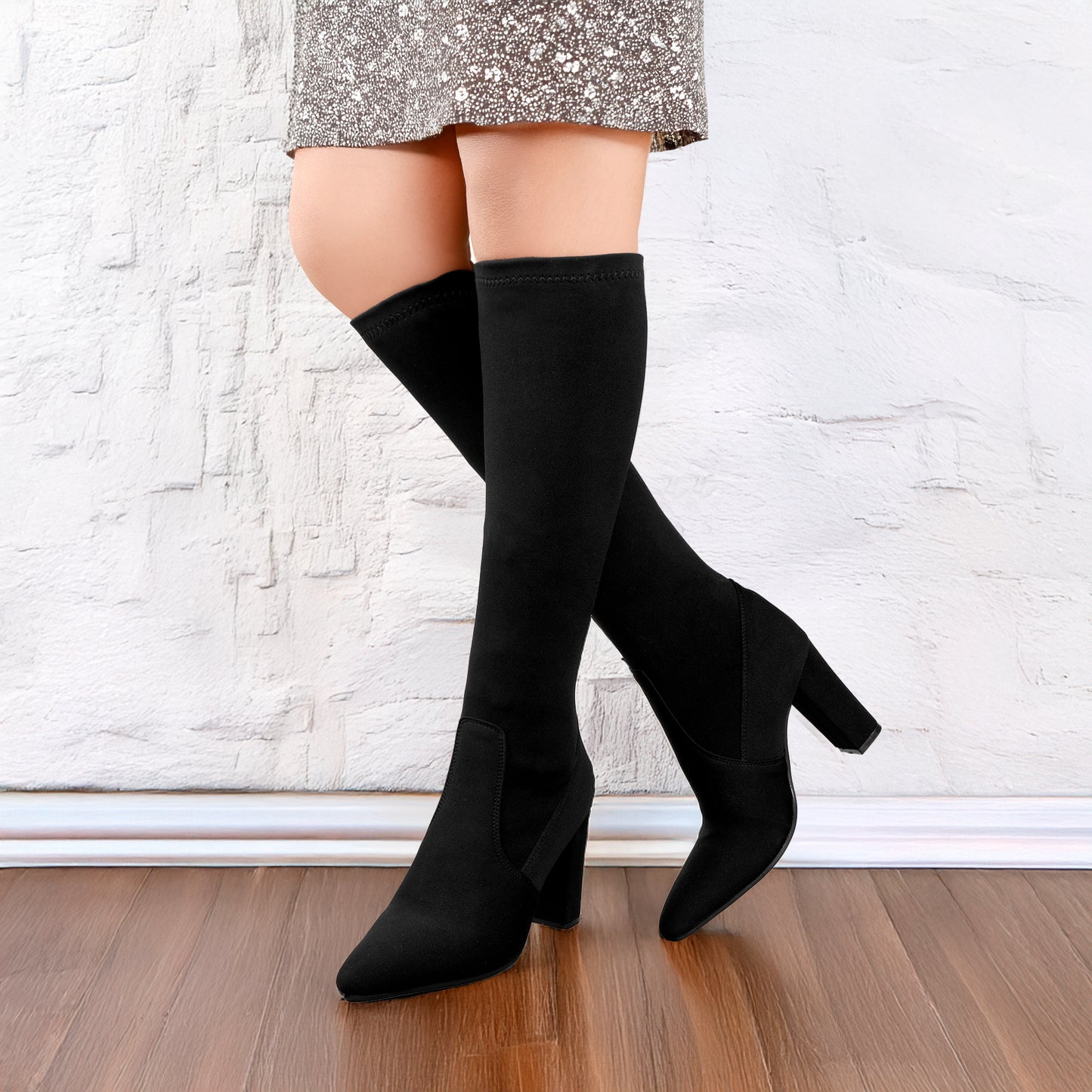 Elegant Long Boots for Women – Timeless Style & Comfort