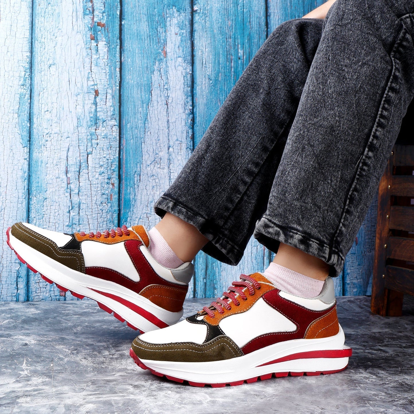 New Latest Women's Pu Leather Material Casual Running Lace up Shoes