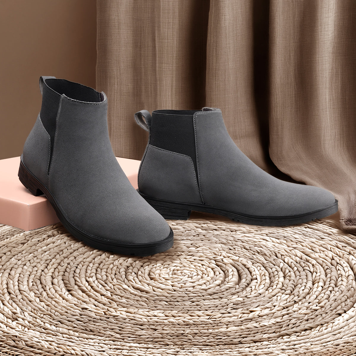 Men’s Iconic Chelsea Boots with Comfort Sole