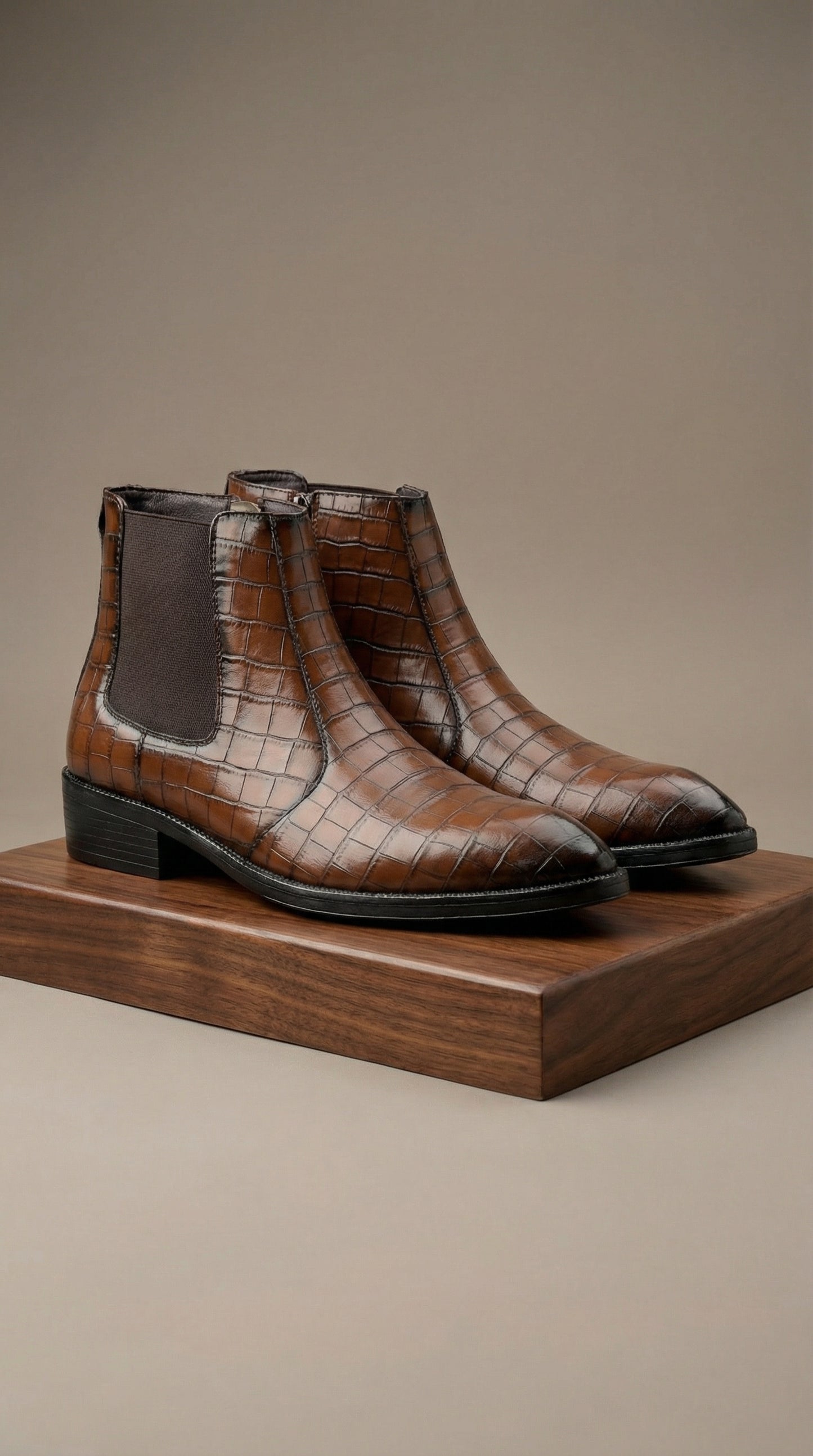 Men’s Croc-Pattern Height-Boost Chelsea Boots – Step Taller, Look Sharper